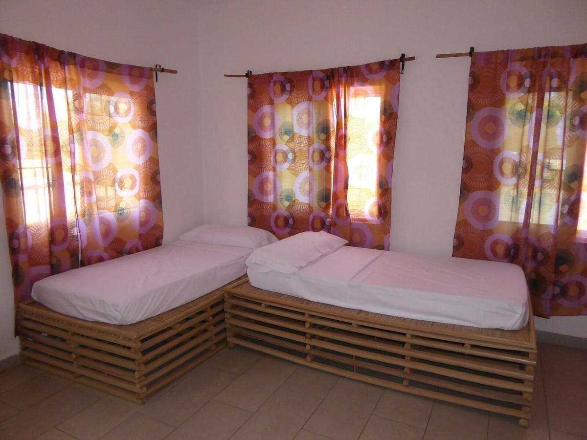 Sarawally Guesthouse Ampaya Ngoại thất bức ảnh