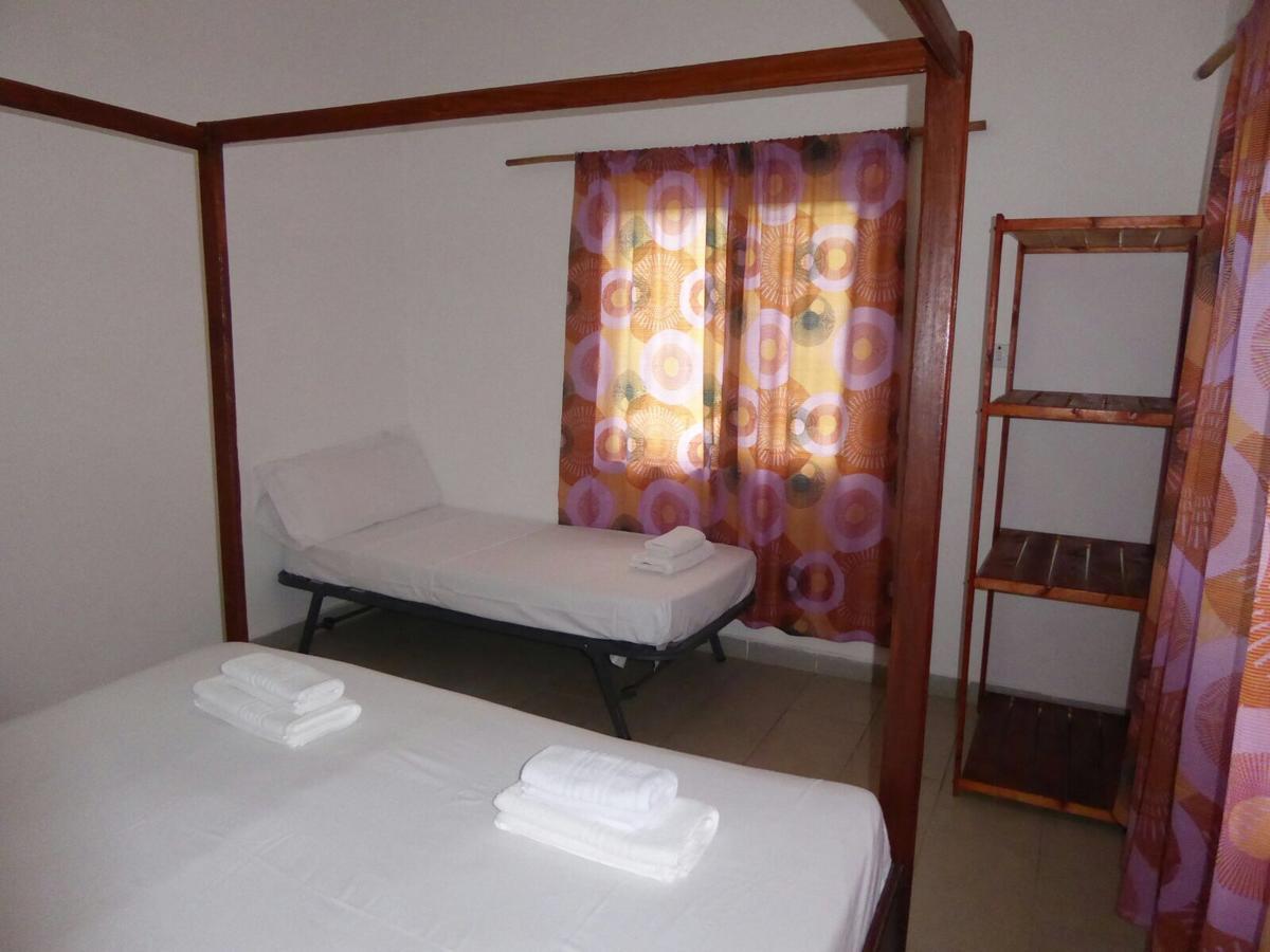 Sarawally Guesthouse Ampaya Ngoại thất bức ảnh