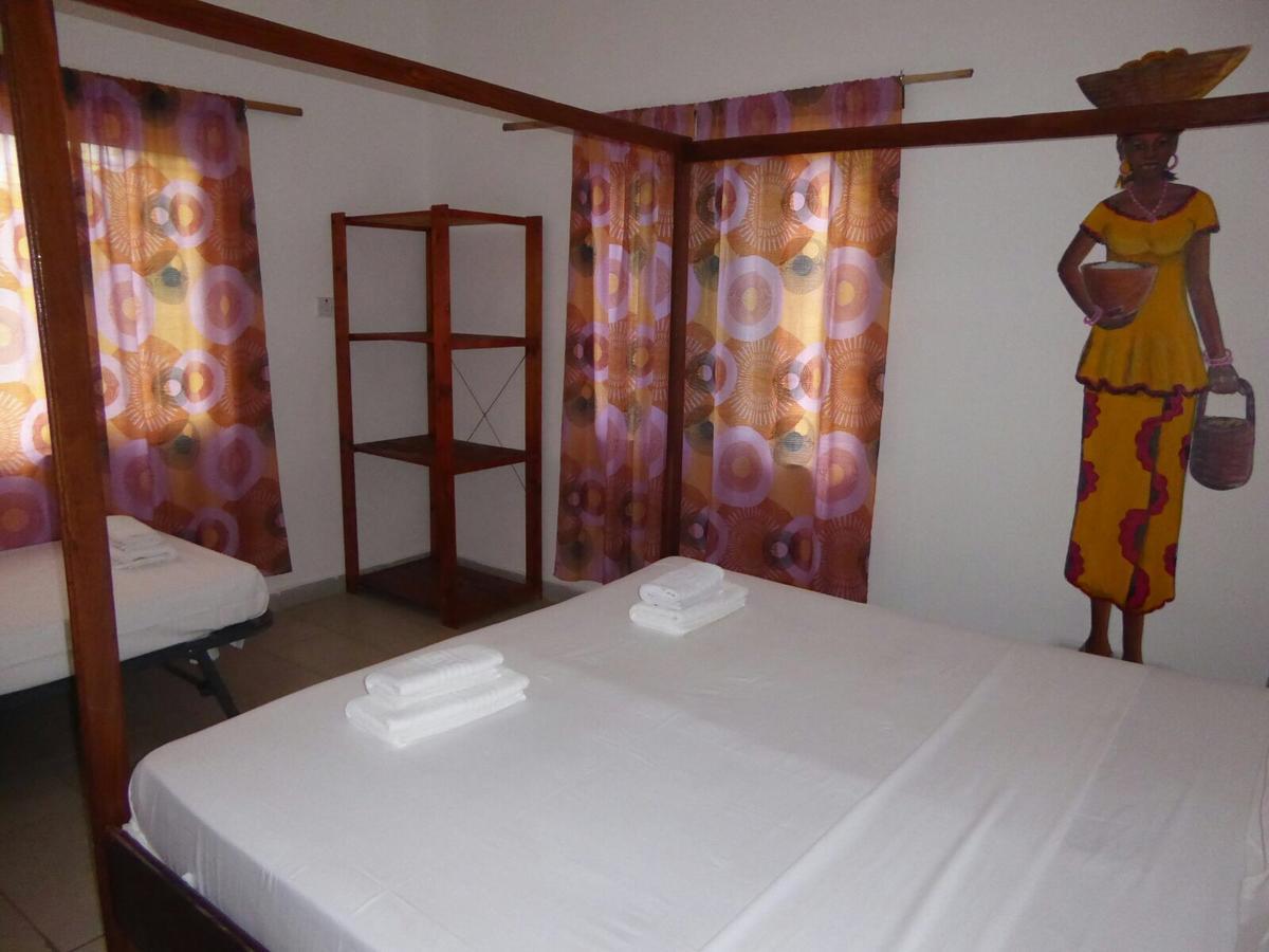 Sarawally Guesthouse Ampaya Ngoại thất bức ảnh