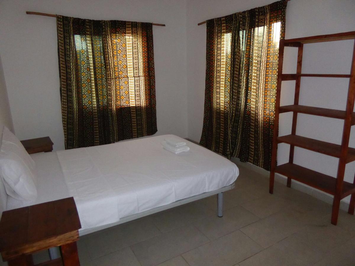 Sarawally Guesthouse Ampaya Ngoại thất bức ảnh