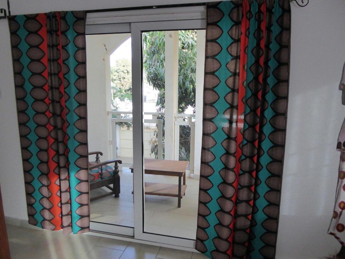 Sarawally Guesthouse Ampaya Ngoại thất bức ảnh