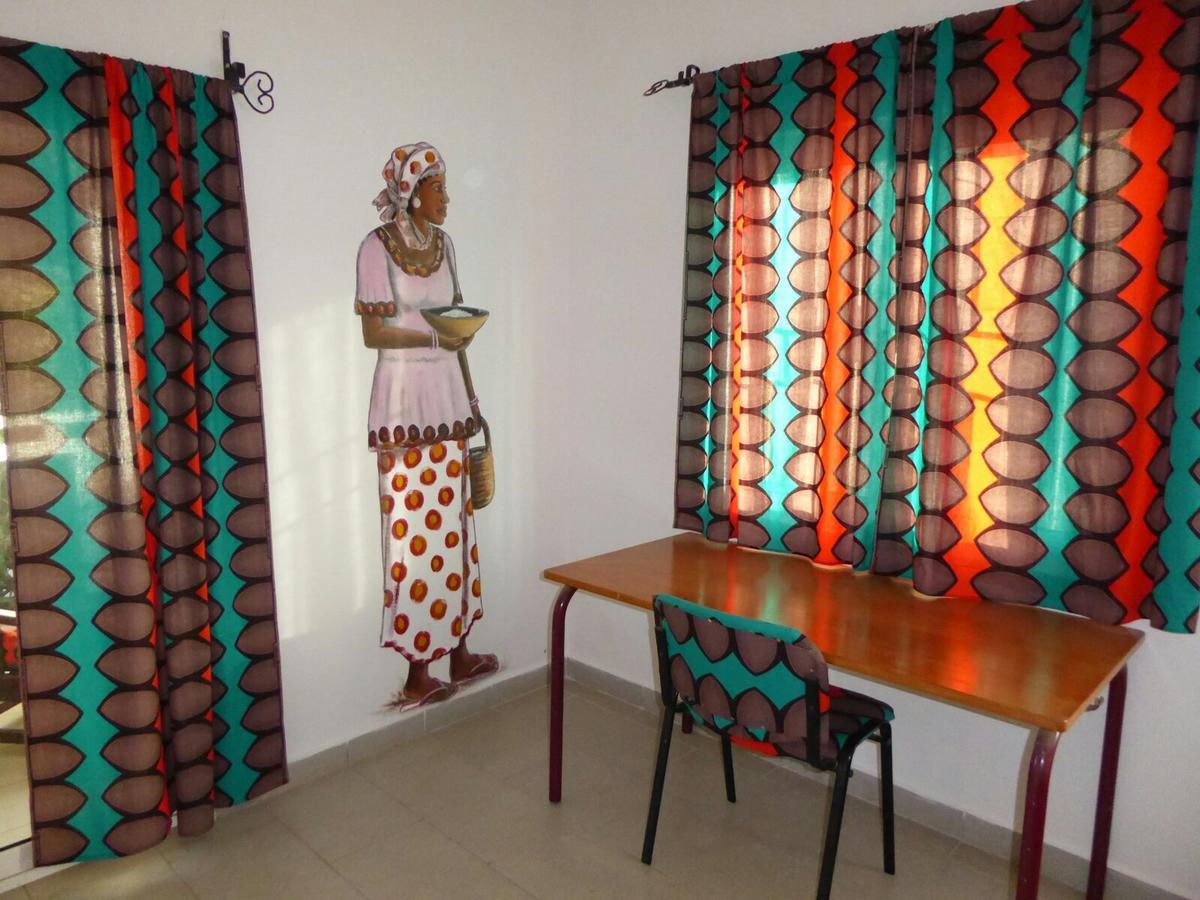 Sarawally Guesthouse Ampaya Ngoại thất bức ảnh