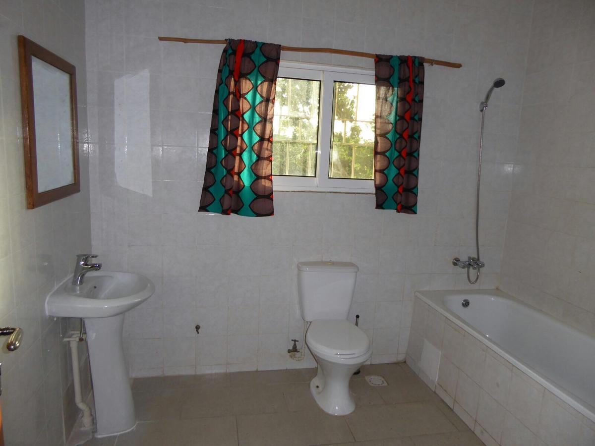 Sarawally Guesthouse Ampaya Ngoại thất bức ảnh