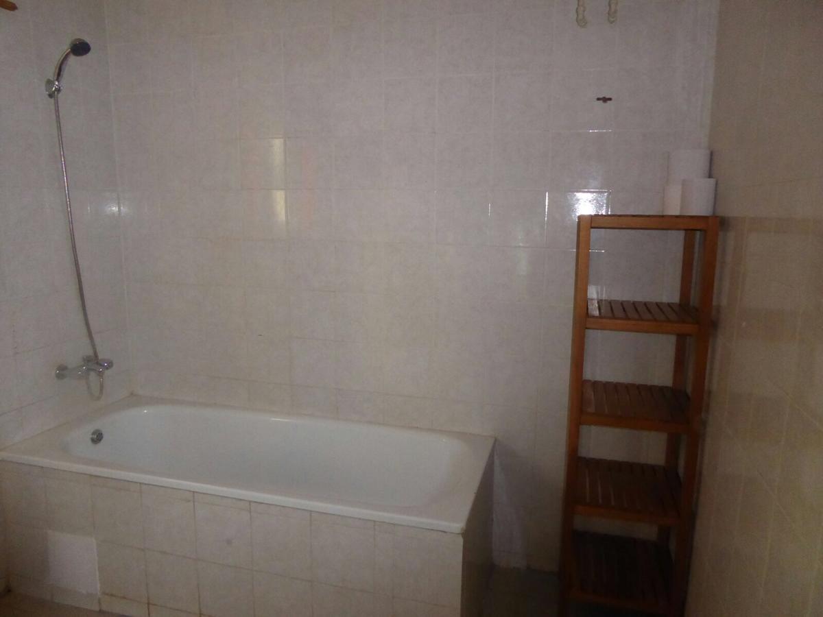 Sarawally Guesthouse Ampaya Ngoại thất bức ảnh