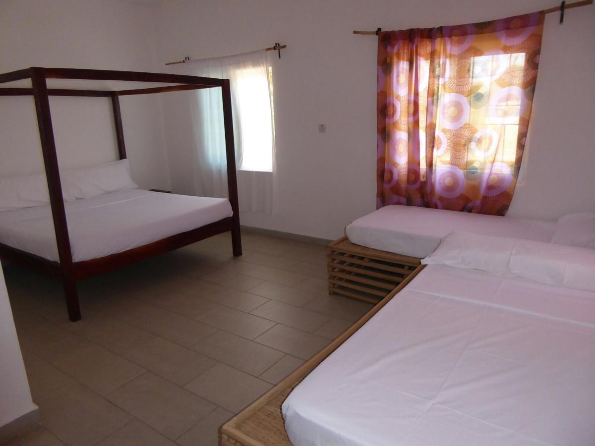 Sarawally Guesthouse Ampaya Ngoại thất bức ảnh