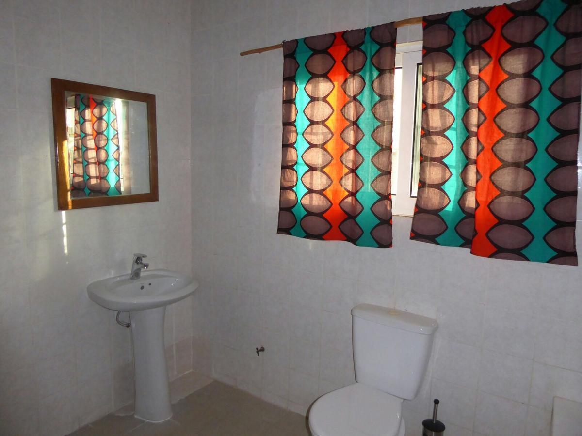 Sarawally Guesthouse Ampaya Ngoại thất bức ảnh